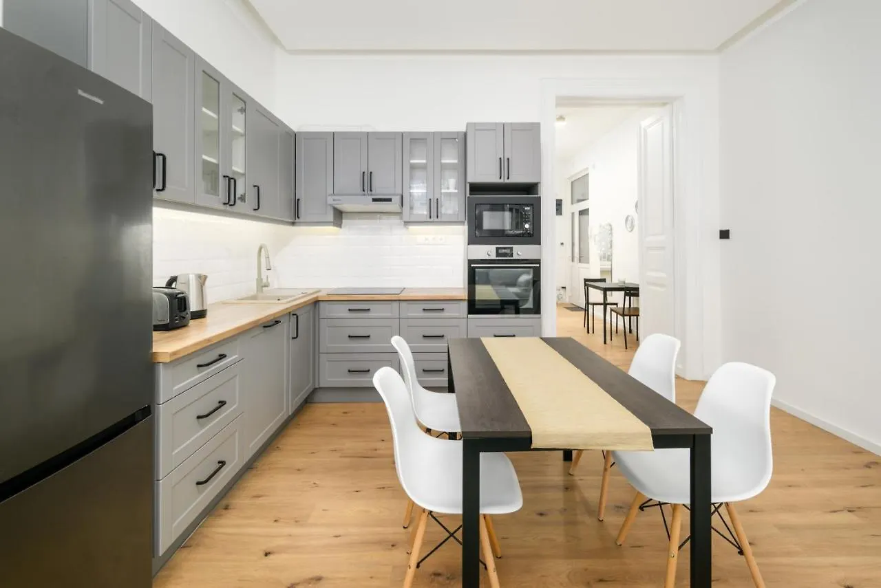 Modern Penthouse In A Century Old Building Apartment Budapest 0*,