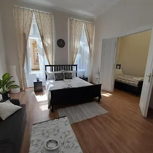  Apartment Dohany