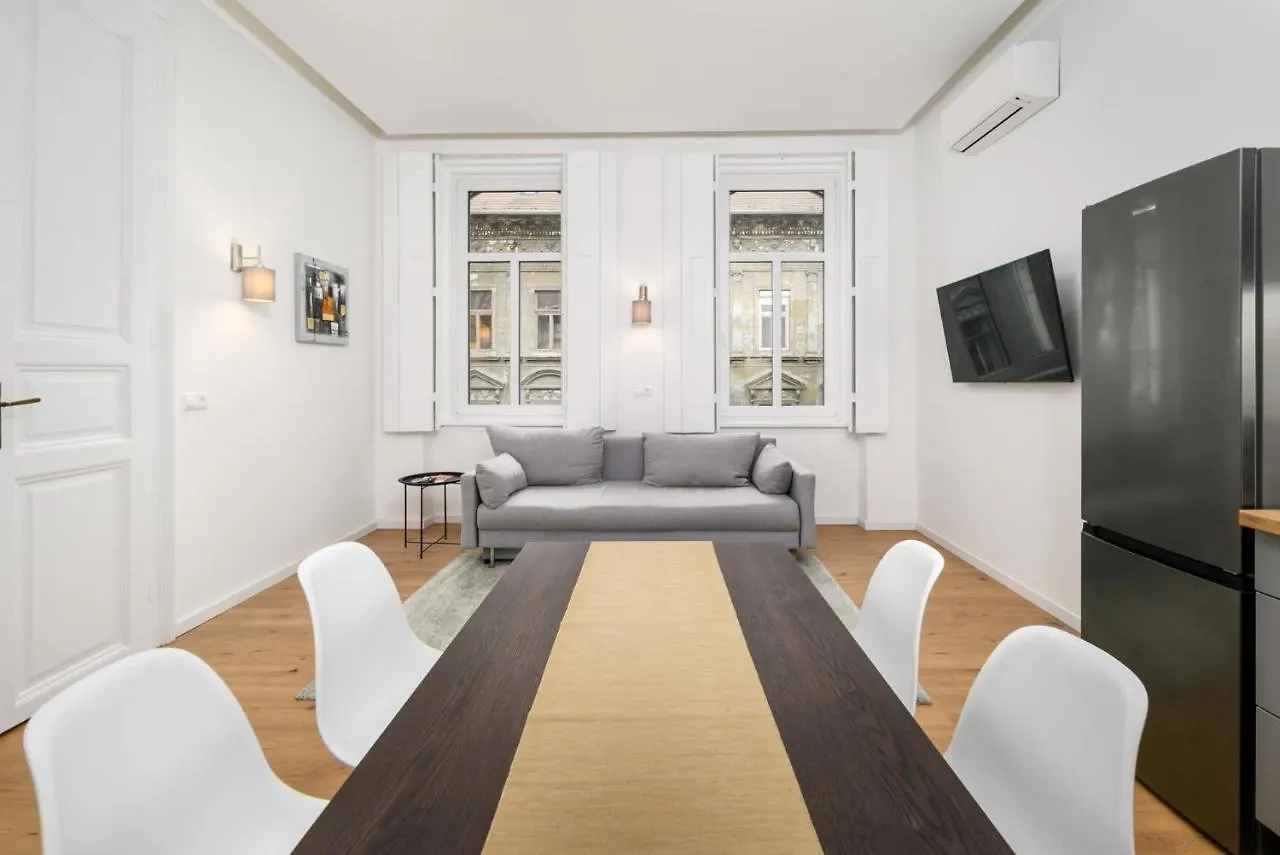 Apartmán Modern Penthouse In A Century Old Building Budapešť